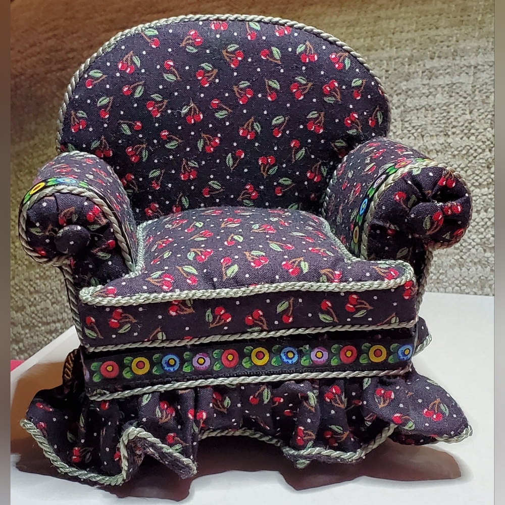 Vintage Mary Englebreit Plush Armchair with hidden box under cushion
